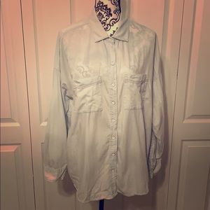 💥FINAL PRICE! Pale Chambray boyfriend button-up